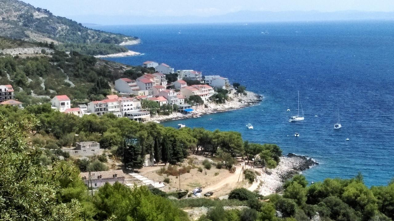 Apartment Vesna Milna  Bagian luar foto