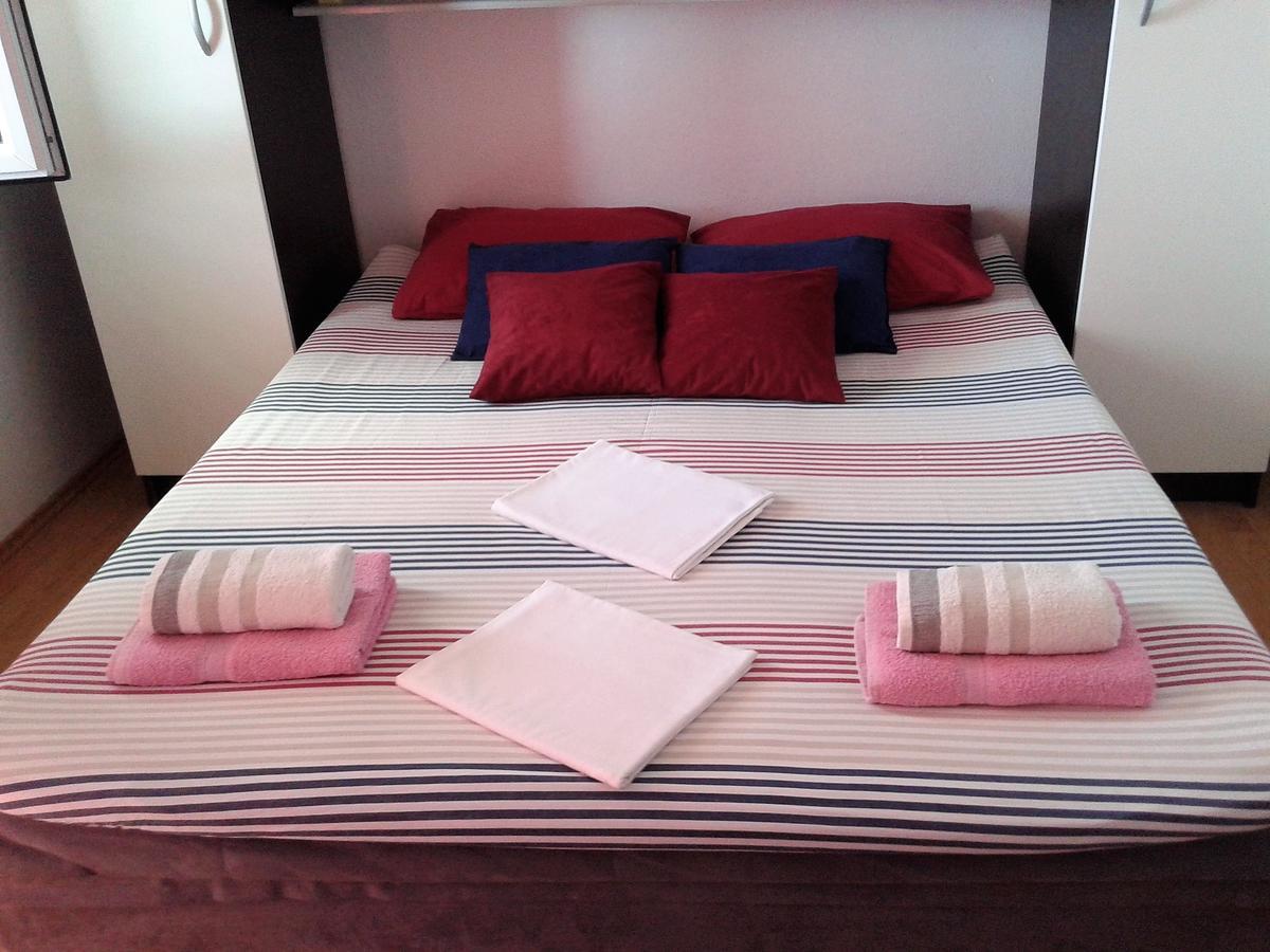 Apartment Vesna Milna  Bagian luar foto