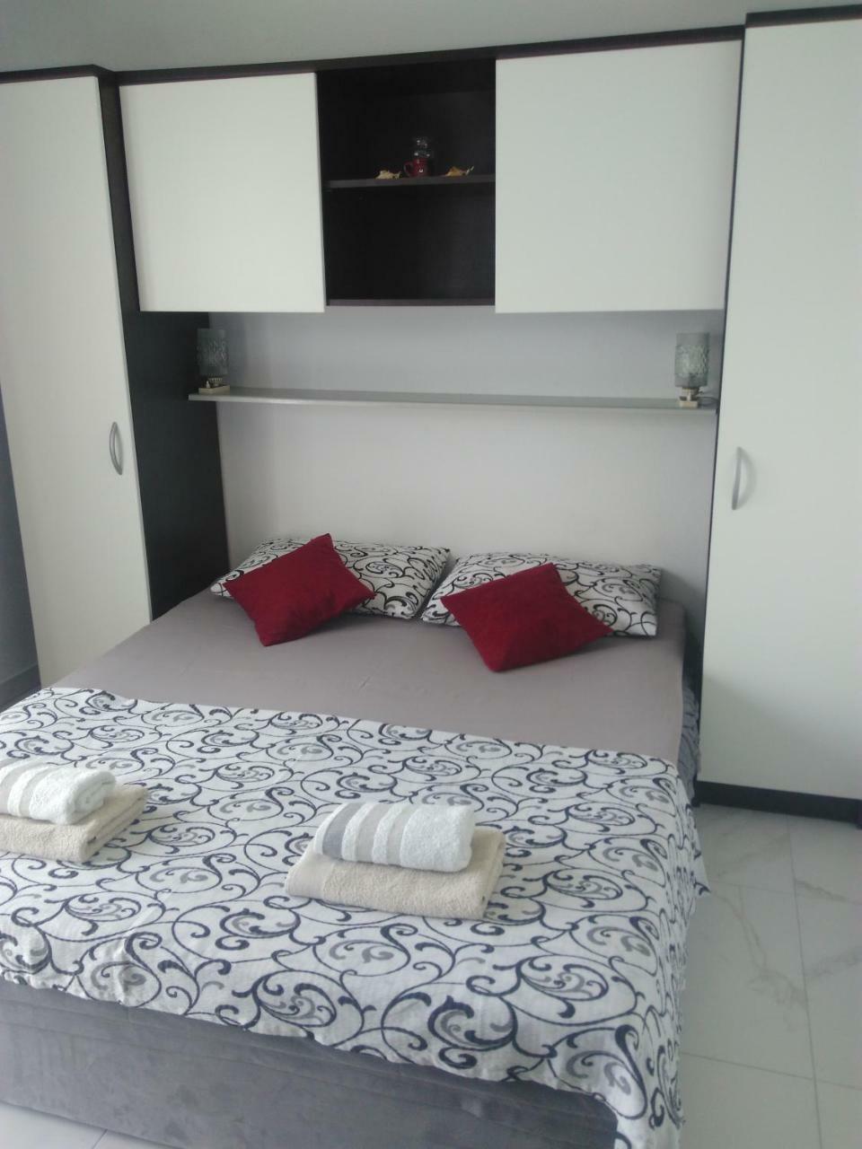 Apartment Vesna Milna  Bagian luar foto